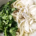 yuuu26's cooksnap of when they made シャンツァイたっぷりナンプラーうどん.