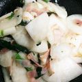 まちゃこはる。's cooksnap of when they made かぶとかぶ菜のベーコンガーリック炒め.