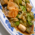 ひとり食堂's cooksnap of when they made レタスと鶏肉のオイスター炒め.