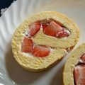 ネコフミ's cooksnap of when they made 苺のロールケーキ.