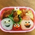 YUKAtiiii's cooksnap of when they made モッピー＆エルモ☆簡単キャラ弁♬.