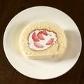 Liaisonりえ's cooksnap of when they made ふんわり苺のロールケーキ.