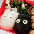 クック4LE2C7☆'s cooksnap of when they made 簡単！キャラ弁 トトロ♡まっくろくろすけ.