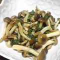 nosso's cooksnap of when they made しめじと大葉の塩炒め.