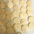 みぃこbaby's cooksnap of when they made 簡単かわいい！米粉の雪だるまクッキー.