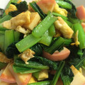 ○しろくま○'s cooksnap of when they made 卵入りかまぼこと小松菜炒め.