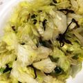 はに333's cooksnap of when they made レタスとたたきキュウリの塩昆布サラダ.