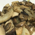 GSTDV's cooksnap of when they made 簡単たっぷりキノコだけバター炒め.