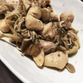 rabby's cooksnap of when they made 鶏ももときのこの塩だれマリネ炒め♪.