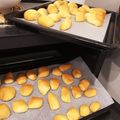 さっち✴︎'s cooksnap of when they made ほんのり甘い♡ひと口ミルクメープルパン♡.