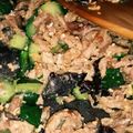 シーズー可愛い's cooksnap of when they made 豚バラとキュウリとキクラゲの炒めもの.