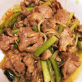 モブ人間's cooksnap of when they made 簡単☆豚肉とにんにくの芽のオイマヨ炒め.