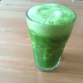 なっちゃんちの食卓's cooksnap of when they made 酵素たっぷり☆大根のグリーンスムージー.