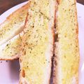 みずぽん★1188's cooksnap of when they made 【誰でも簡単３分！】ガーリックトースト.