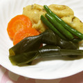 ともこキッチン's cooksnap of when they made ほっこり♪結び昆布とがんもの煮物の覚え書.