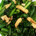 Booruru's cooksnap of when they made 小松菜と油揚げの炒め物☆黄金タレ.
