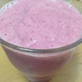 ゆき☆１０１５'s cooksnap of when they made 簡単！イチゴとリンゴの豆乳スムージー.