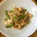 oyukidesu's cooksnap of when they made スナップエンドウ☆えのき☆鶏もも肉炒め.