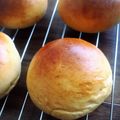 sumire0503's cooksnap of when they made もう～ふわっんふわん！全粒粉の丸パン☆.