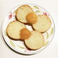 なつき☆ミ's cooksnap of when they made 丸いパンを半分で食べる時☆グラつき防止.