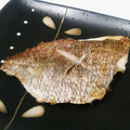 ☆よぅよぅ☆'s cooksnap of when they made 魚焼きレンジで簡単に鯛の塩焼き.