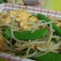 いっこ78's cooksnap of when they made 簡単おかず、スナップえんどうの3色炒め.