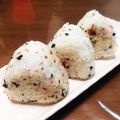 yukoーbeans's cooksnap of when they made 時短、材料３つのお茶漬けの素で焼おにぎり.