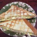 ぺぇこ♡'s cooksnap of when they made 我が家の定番☆ツナマヨホットサンド.