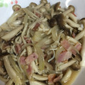 マンゴスチン69's cooksnap of when they made 簡単♬きのことベーコンのバター炒め.