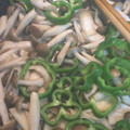 りぽびたん♪♪'s cooksnap of when they made きのことピーマンのバター醤油炒め♪.