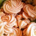chobitto's cooksnap of when they made ママと息子のおやつ♪アーモンドメレンゲ.