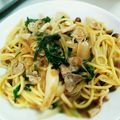はんぶんこ☆'s cooksnap of when they made 春菊と豚肉のバターポン酢パスタ.
