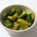 3匹の子ブタたち's cooksnap of when they made ご飯のお友★きゅうりのにんにく醤油漬物.