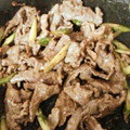 とろーるる's cooksnap of when they made 牛肉とアスパラのオイマヨ炒め.