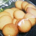 焼きたてsui's cooksnap of when they made 卵白消費＊ぷくっと可愛いラングドシャ.
