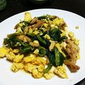 とんちっちねこ's cooksnap of when they made 鶏肉とほうれん草と卵☆バター醤油炒め.