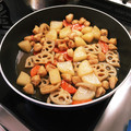 ちっさんとしゃっさん's cooksnap of when they made めんつゆで簡単♥手羽中と野菜の煮物.