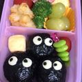 やぎえ's cooksnap of when they made ☆まっくろくろすけ弁当☆.