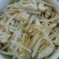tsuyochan's cooksnap of when they made 手抜きレシピ！もやしと鶏の蒸しポン.