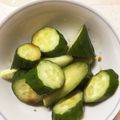 まい★ぽにょ's cooksnap of when they made 一人暮らしを始めた君に ごま油きゅうり.