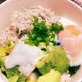 クックM9Z69A☆'s cooksnap of when they made 手抜日に！簡単アボカドしらす丼.