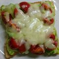 まやしゅうまま's cooksnap of when they made アボカドチーズトースト★.