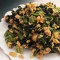 よちぃ☆'s cooksnap of when they made 大根の葉 de しりしり.