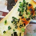 ユーロン's cooksnap of when they made ナンプラーマヨ★ねぎねぎトースト.