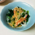 taako1552's cooksnap of when they made まるごと法蓮草とカニカマのゴマドレ和え.