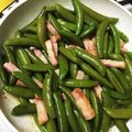 萌侑誠明's cooksnap of when they made スナップえんどうとベーコンのにんにく炒め.