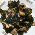 うららか３'s cooksnap of when they made 簡単に茎わかめとベーコンのマヨ炒め.