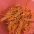 おみみ８２８'s cooksnap of when they made シャウエッセン♪ヒラヒラにんじんラペ.