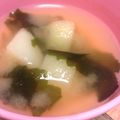 とろけい's cooksnap of when they made じゃがいもとワカメのお味噌汁☆ほっこり〜.