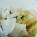 SYNDY's cooksnap of when they made 簡単で美味しいカブの漬けもの.